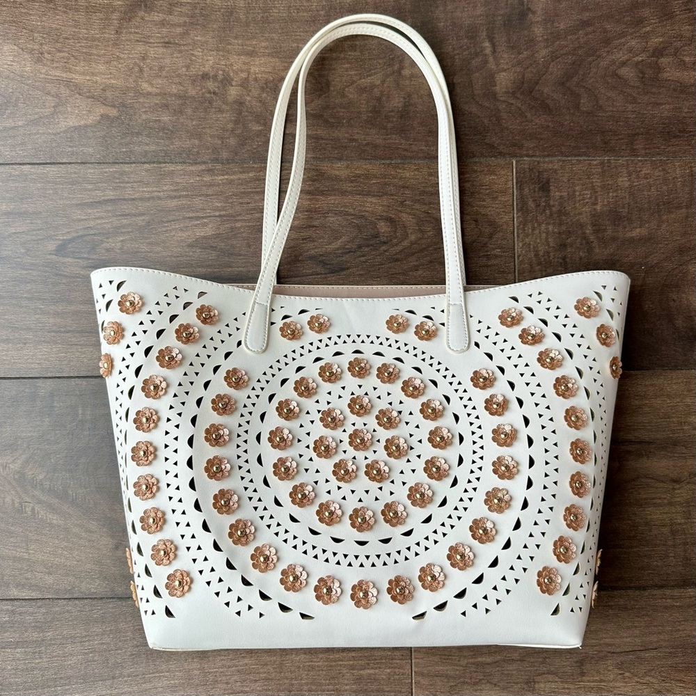 Sondra Roberts SR Metallic Flower Tote Bag - W Pink Interior Pouch / Crossbody